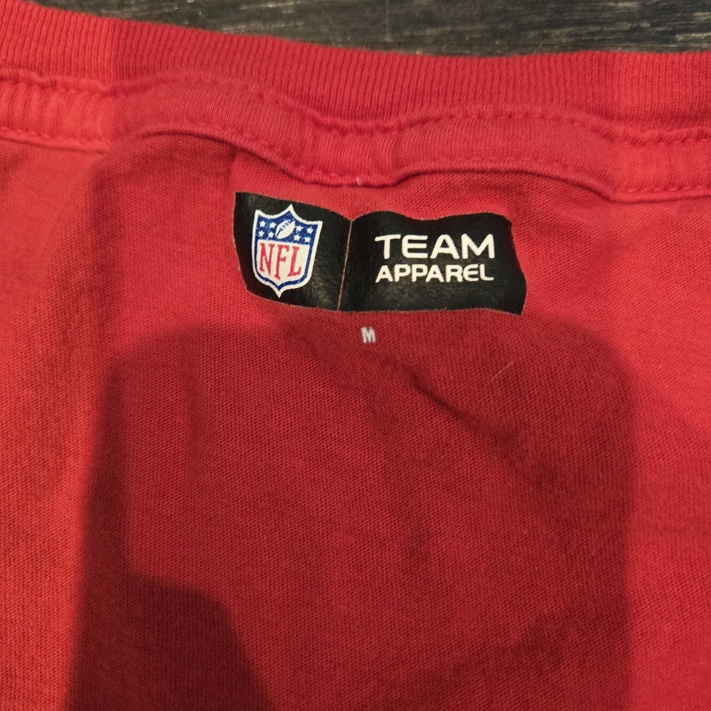 NFL Team Apparel Buffalo Bills "Bills Mafia" V-Neck T-Shirt - Red - SZ Medium - Picture 3 of 4